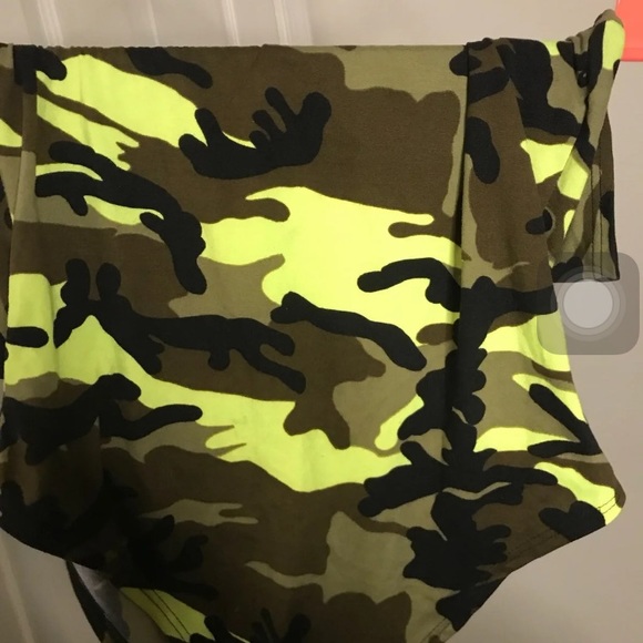 shirt - Picture 4 of 5